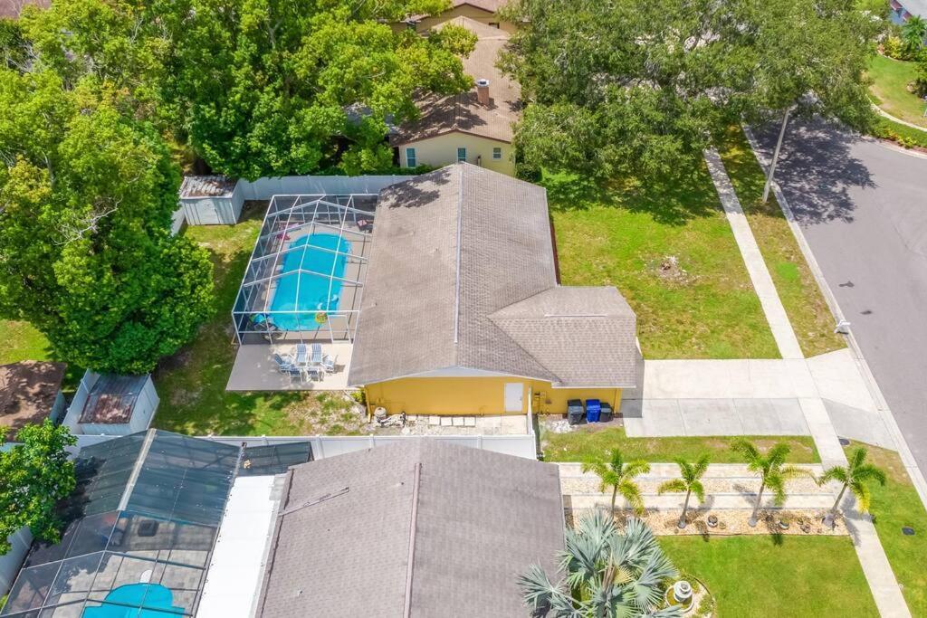 Cozy Family In With Private & Heated Pool, Pool Table And Kids Play Area *