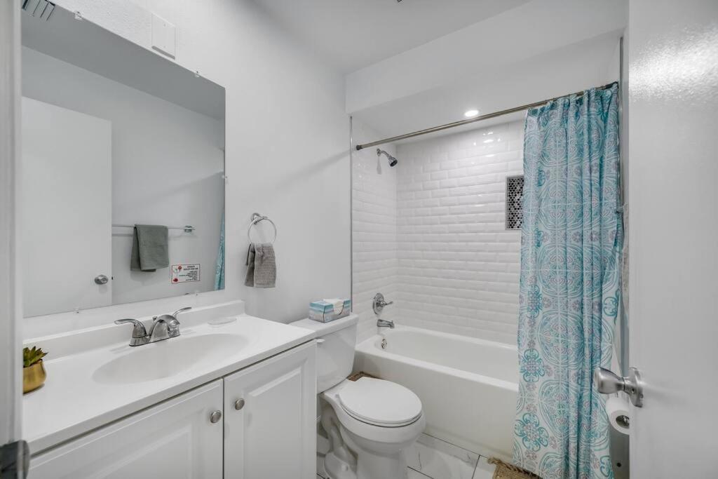 Cozy Family In With Private & Heated Pool, Pool Table And Kids Play Area *