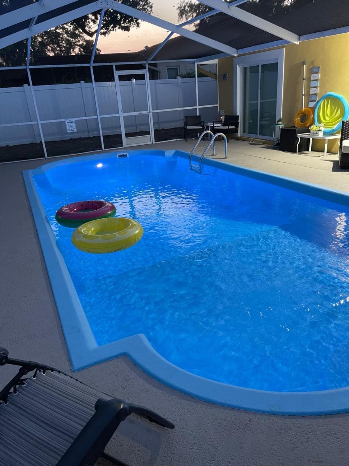Cozy Family In With Private & Heated Pool, Pool Table And Kids Play Area *