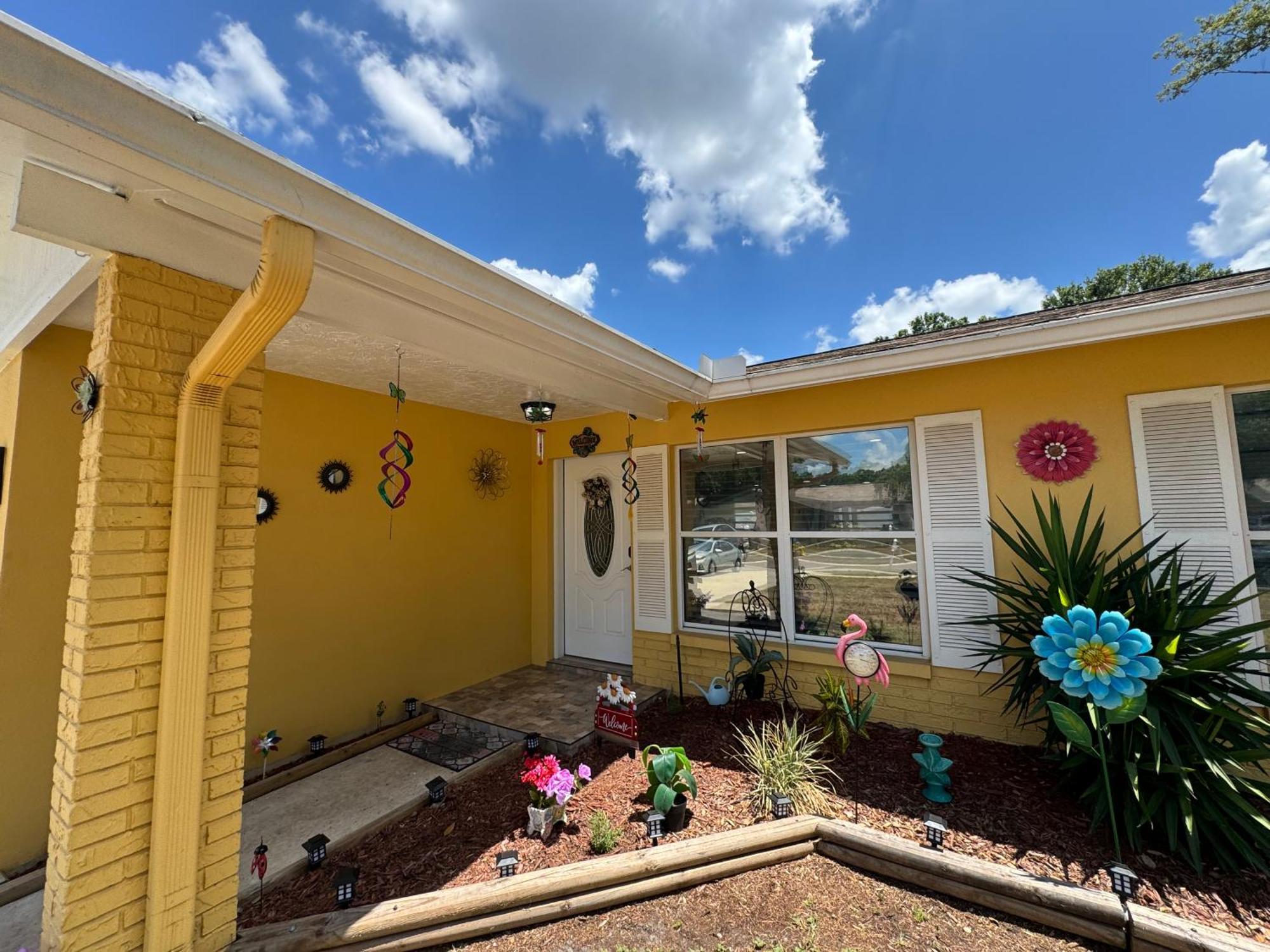 Cozy Family In With Private & Heated Pool, Pool Table And Kids Play Area Holiday home